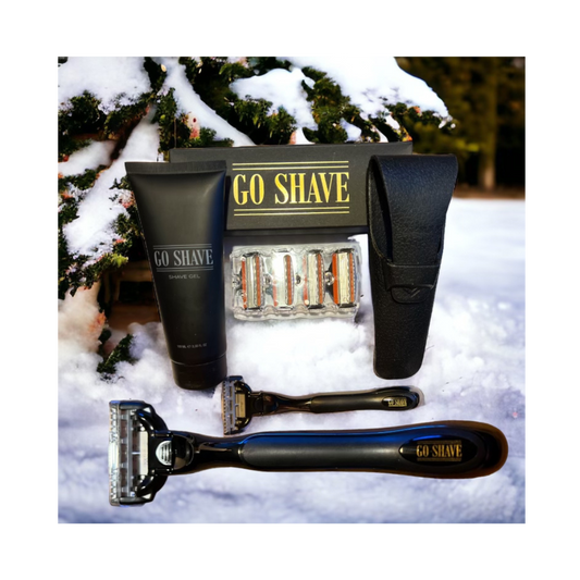 Gavepakke med barbergrej. Indeolder: Skaft i farven Gunmetal, 6 blade, shavegel og et sort silikoneetui.